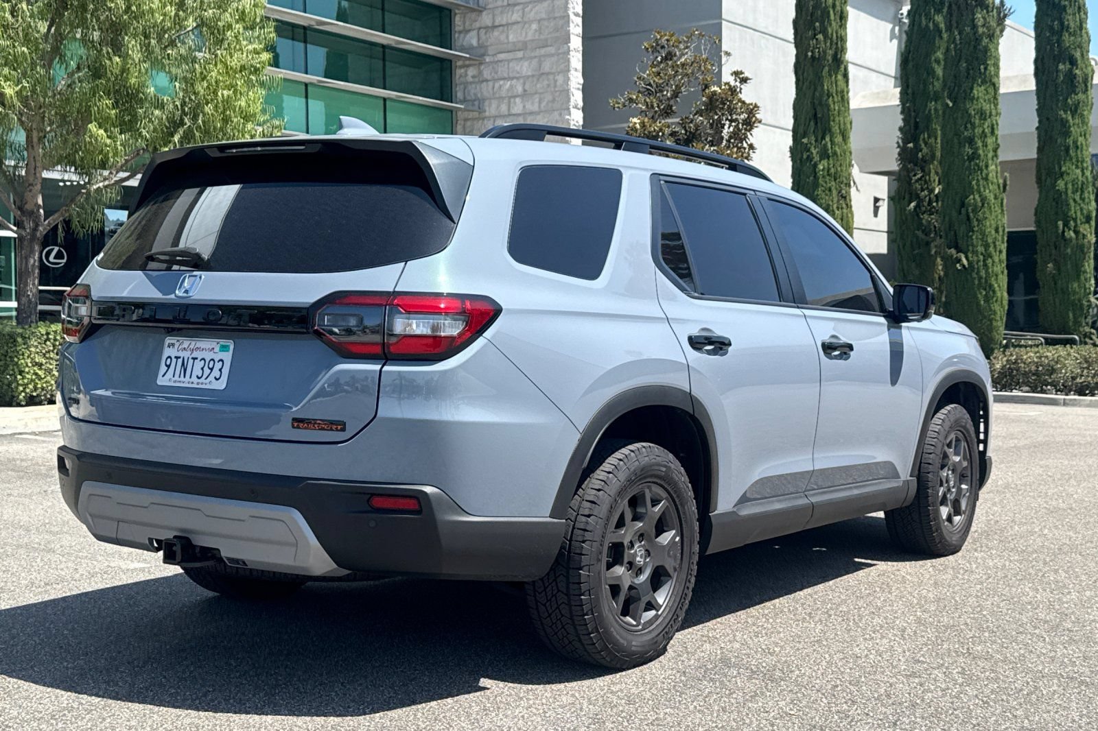 Used 2025 Honda Pilot TrailSport image 5