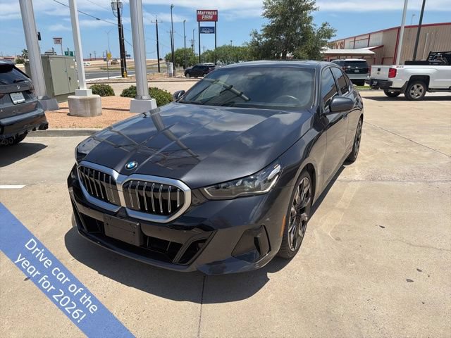 Used 2026 BMW 530i w/ M Sport Package RWD image 3