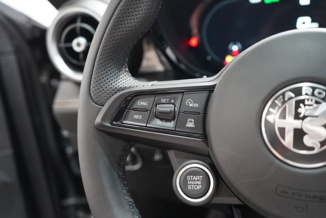 New 2025 Alfa Romeo Tonale w/ Premium Package image 20