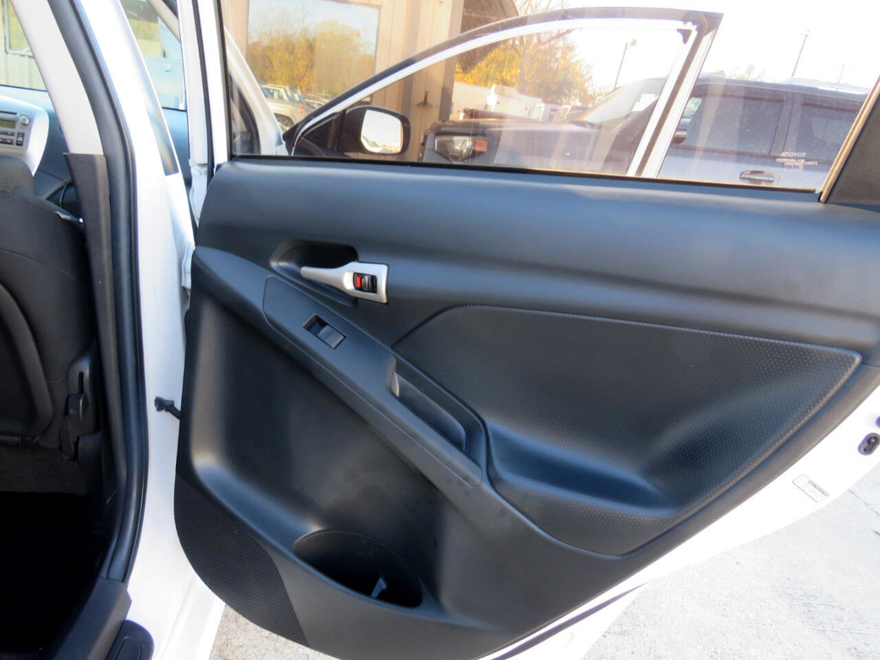 Used 2012 Toyota Matrix S image 18