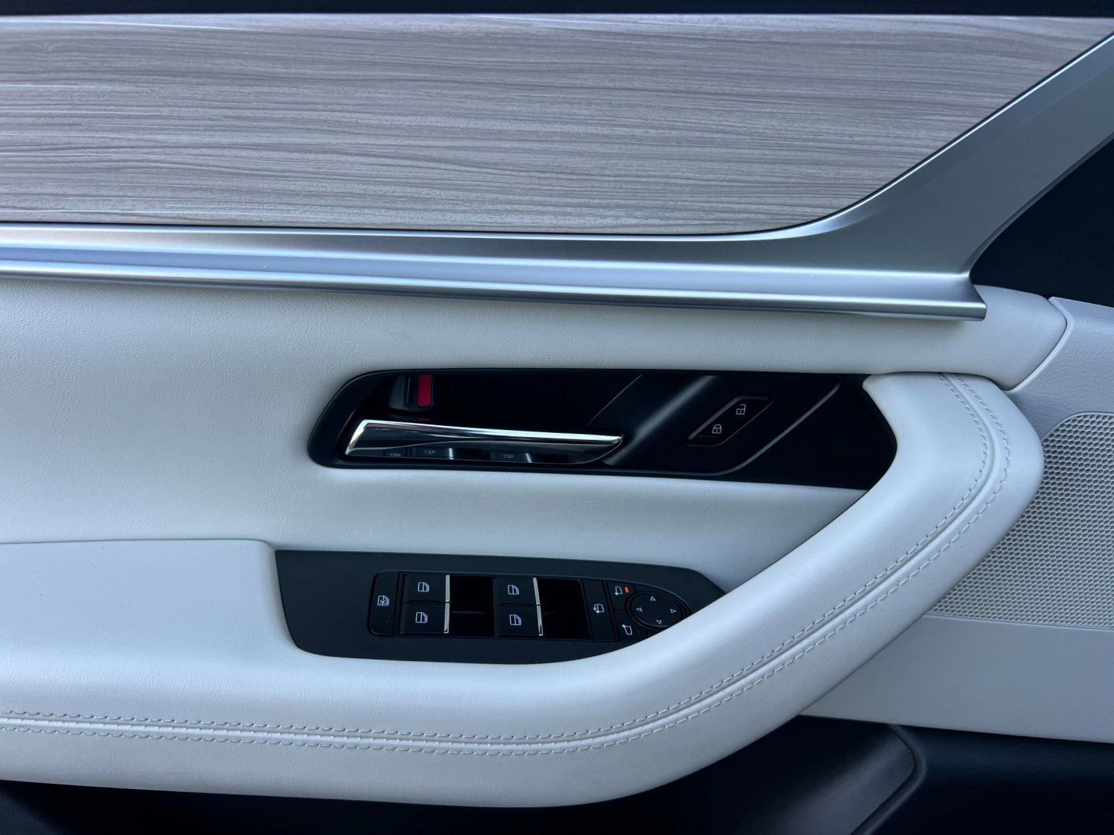 Used 2024 MAZDA CX-90 Plug-In Hybrid w/ Premium Plus image 11