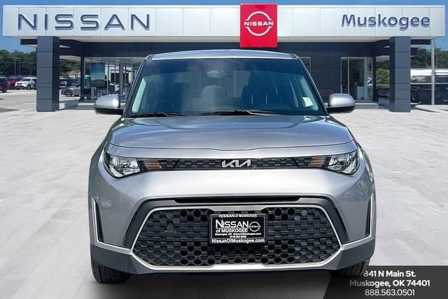 Used 2024 Kia Soul LX w/ Option Group 015 FWD image 2