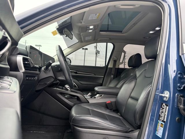 Used 2025 Kia Telluride S image 14