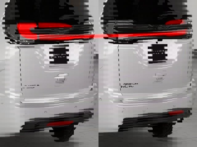 New 2026 Chrysler Pacifica Select image 16