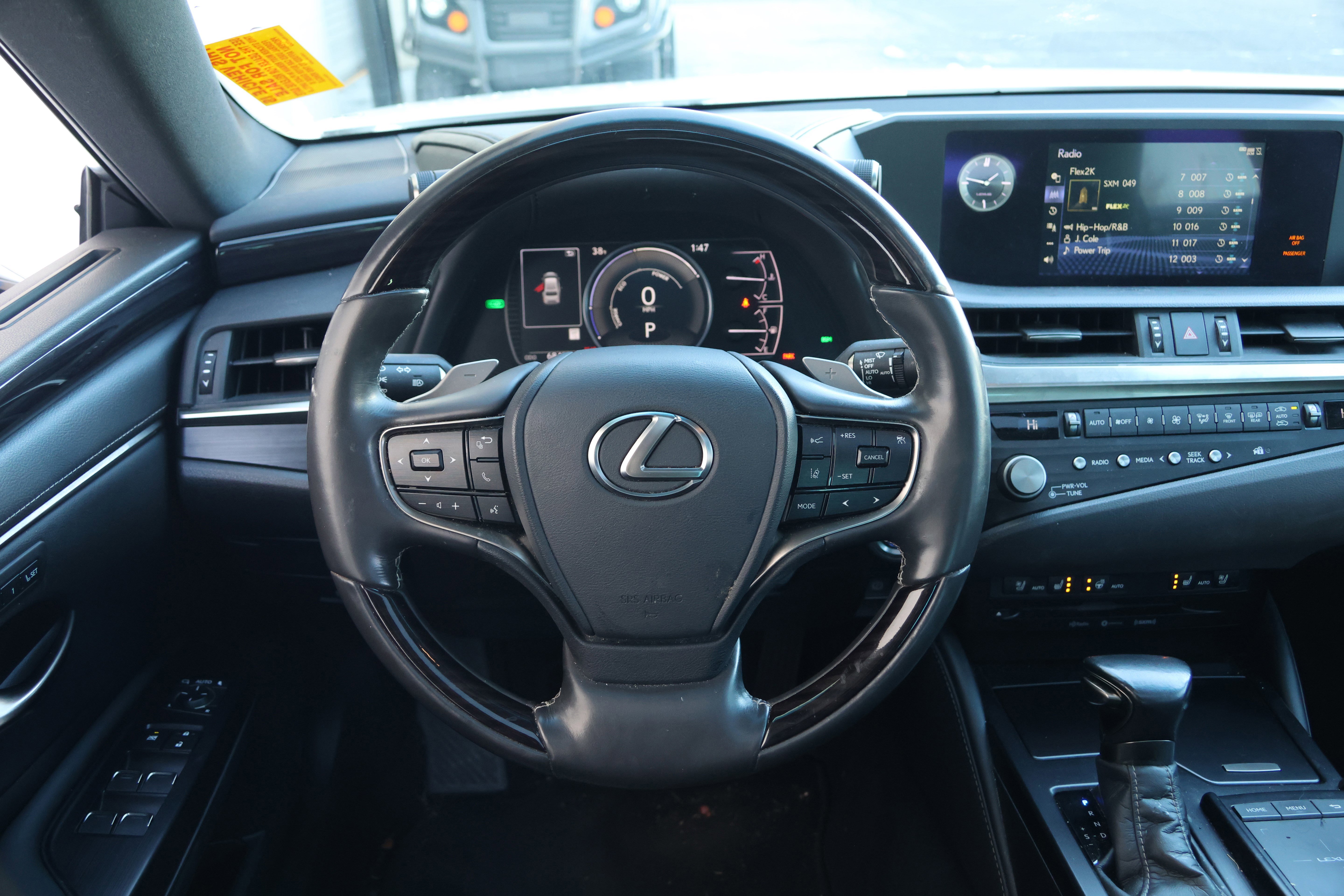 Certified 2021 Lexus ES 300h w/ Premium Package image 16