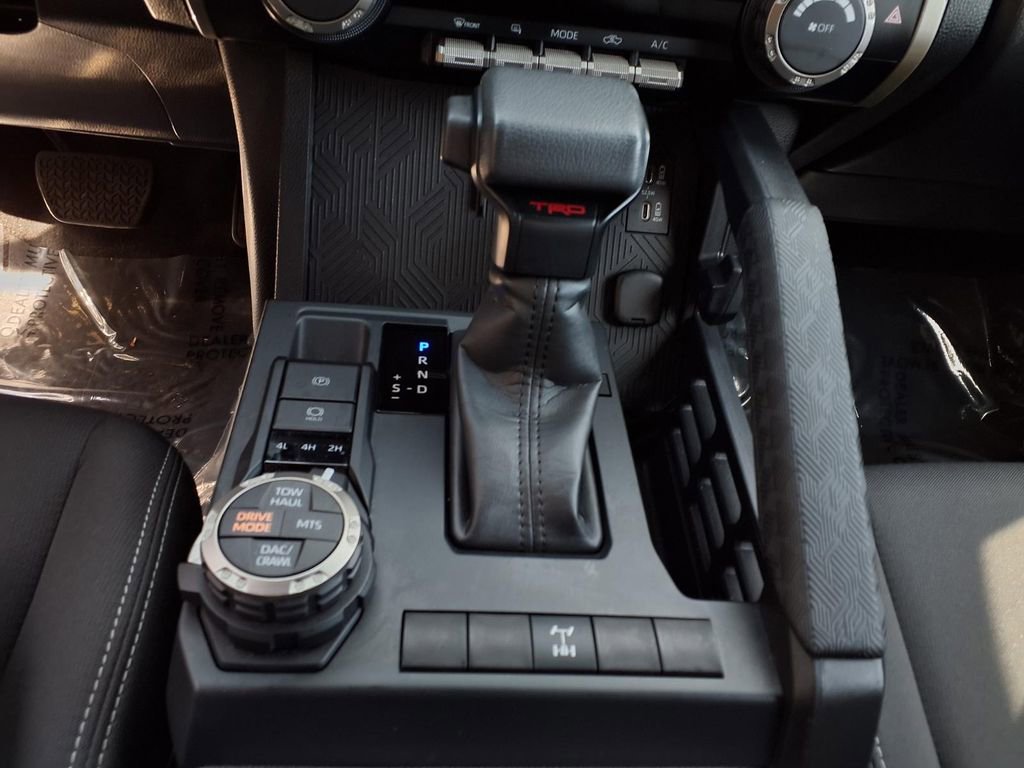 Certified 2025 Toyota Tacoma TRD Off-Road AWD/4WD image 13