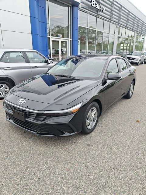 Certified 2026 Hyundai Elantra SE FWD image 4