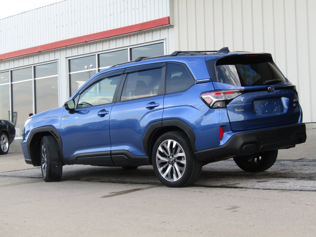 Used 2025 Subaru Forester Touring AWD/4WD image 10