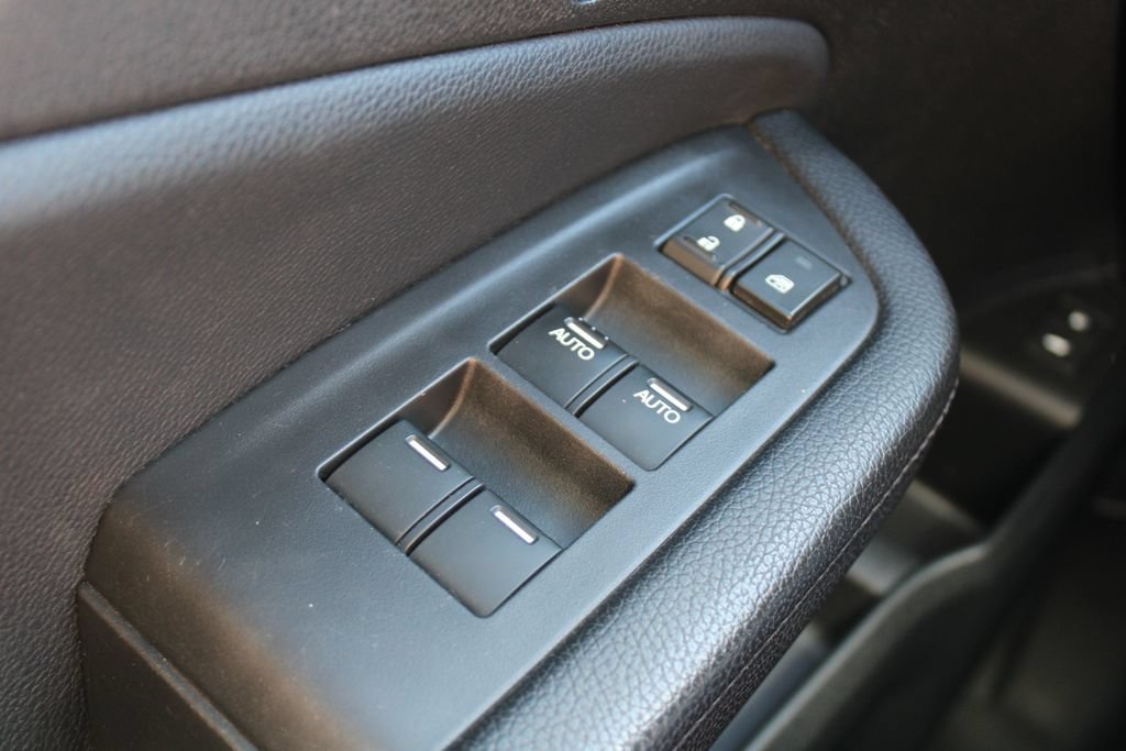 Used 2017 Honda Pilot Touring image 37