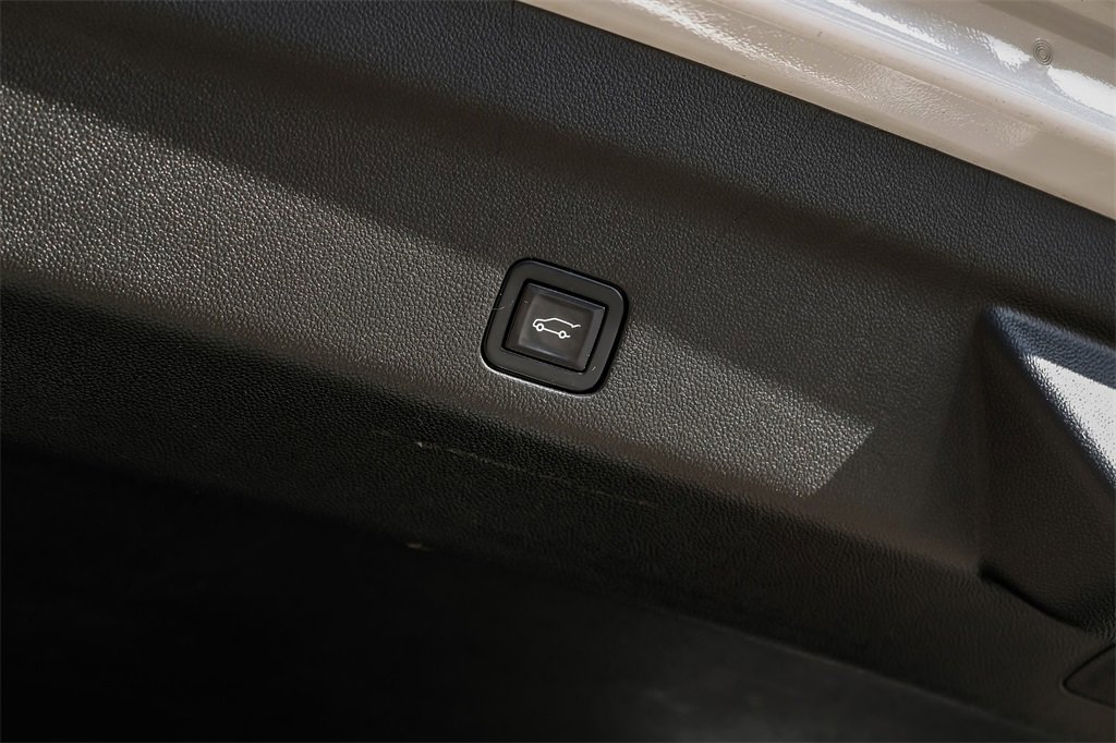 Used 2022 GMC Yukon XL SLT image 57