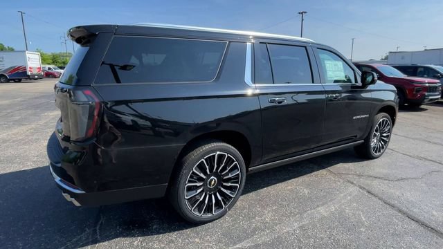 New 2026 Chevrolet Suburban High Country AWD/4WD image 2