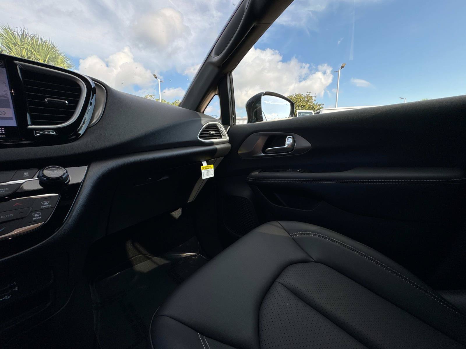 New 2026 Chrysler Voyager LX FWD image 27