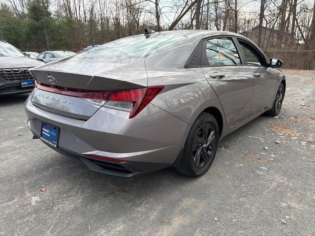 Certified 2023 Hyundai Elantra SEL image 3