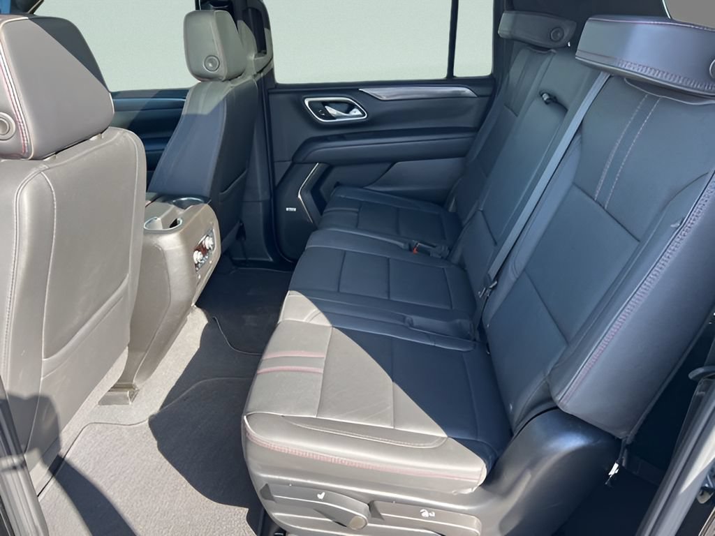Used 2024 Chevrolet Suburban RST w/ Luxury Package AWD/4WD image 27