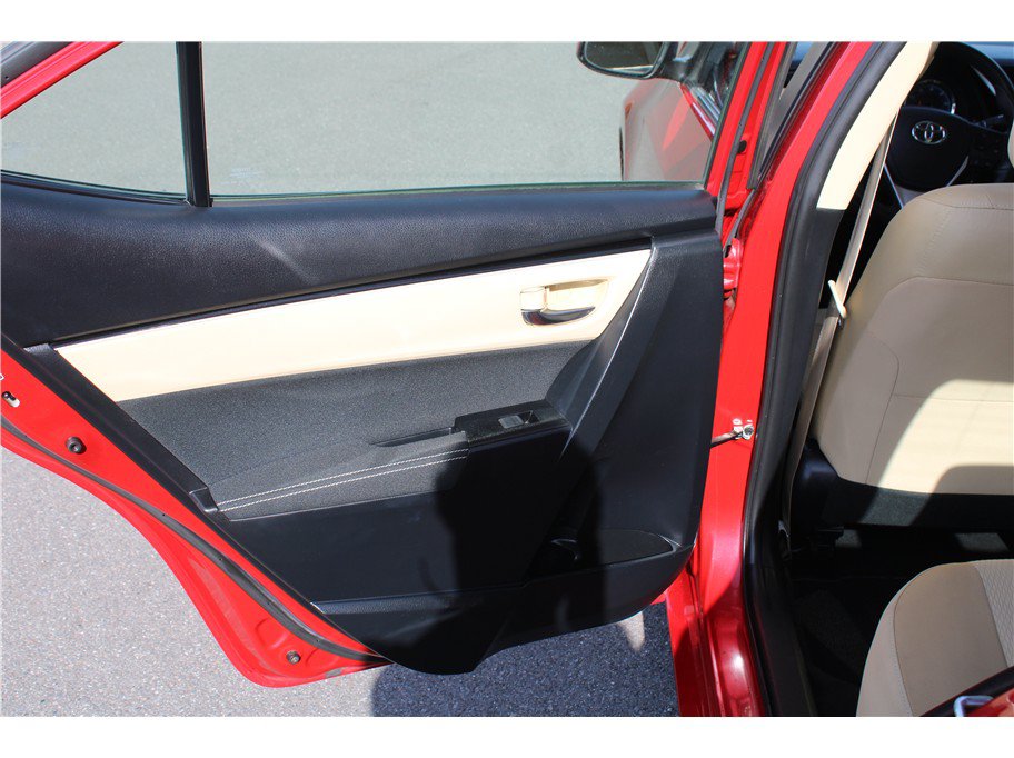 Used 2017 Toyota Corolla LE w/ Carpet Mat Package (TMS) FWD image 10