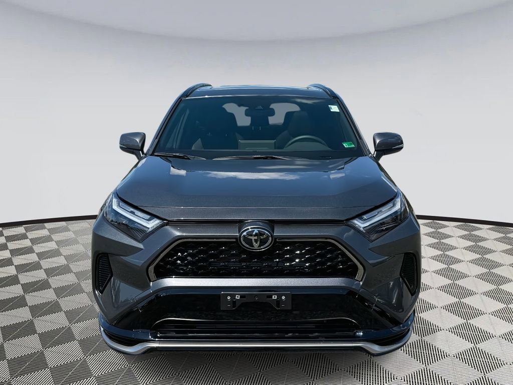 Used 2025 Toyota RAV4 SE image 6