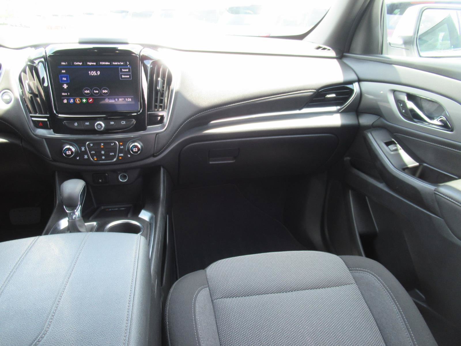 Used 2023 Chevrolet Traverse LT FWD image 14