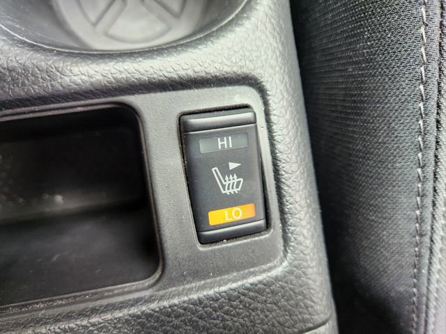Used 2018 Nissan Rogue SV w/ Premium Package FWD image 26