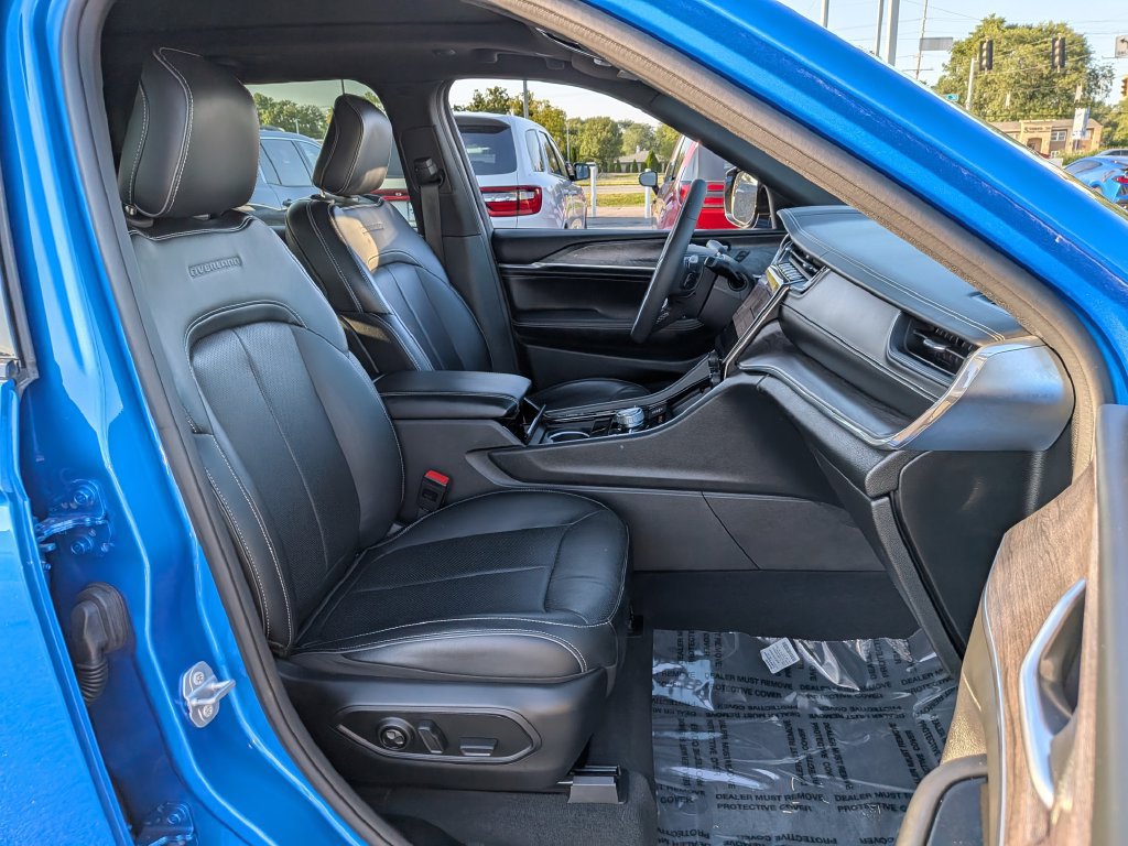 Certified 2023 Jeep Grand Cherokee Overland AWD/4WD image 23