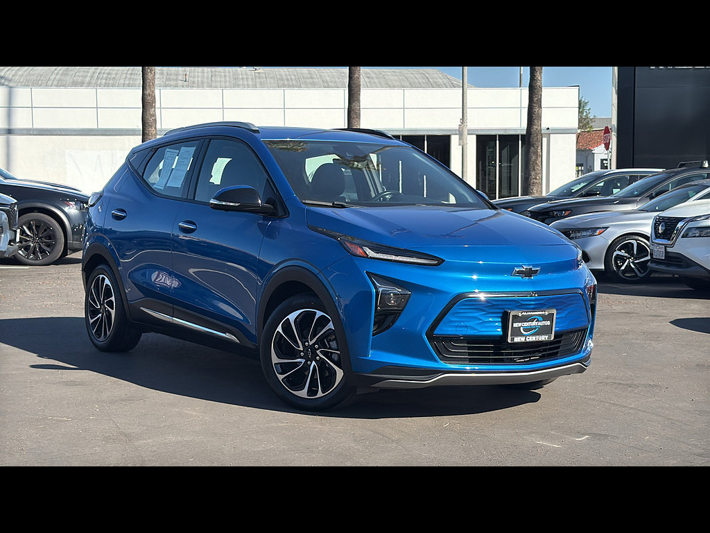 Used 2023 Chevrolet Bolt EUV Premier w/ Sun & Sound Package FWD image 34