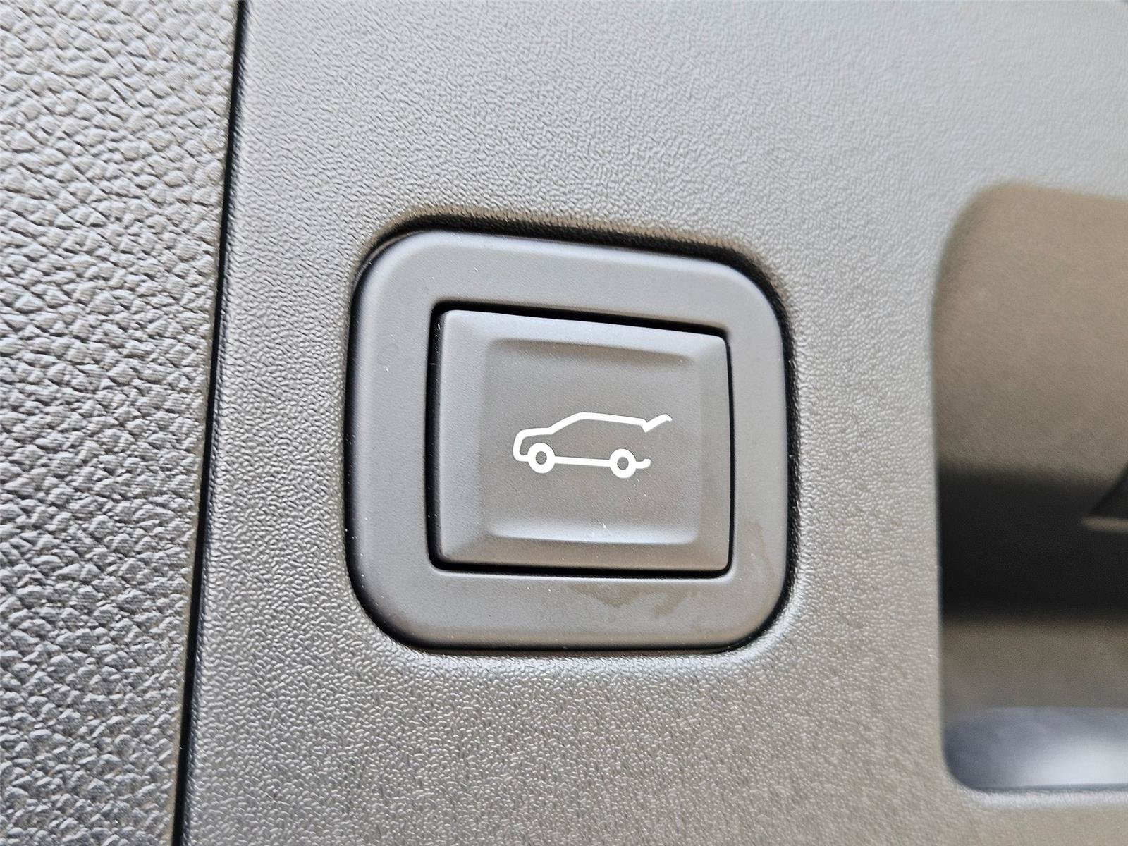 Certified 2024 Cadillac XT4 Premium Luxury FWD image 28