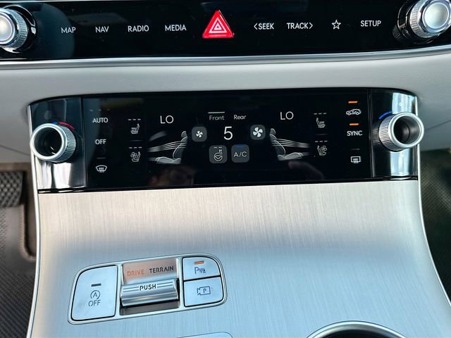 Certified 2026 Genesis GV70 2.5T Advanced image 14