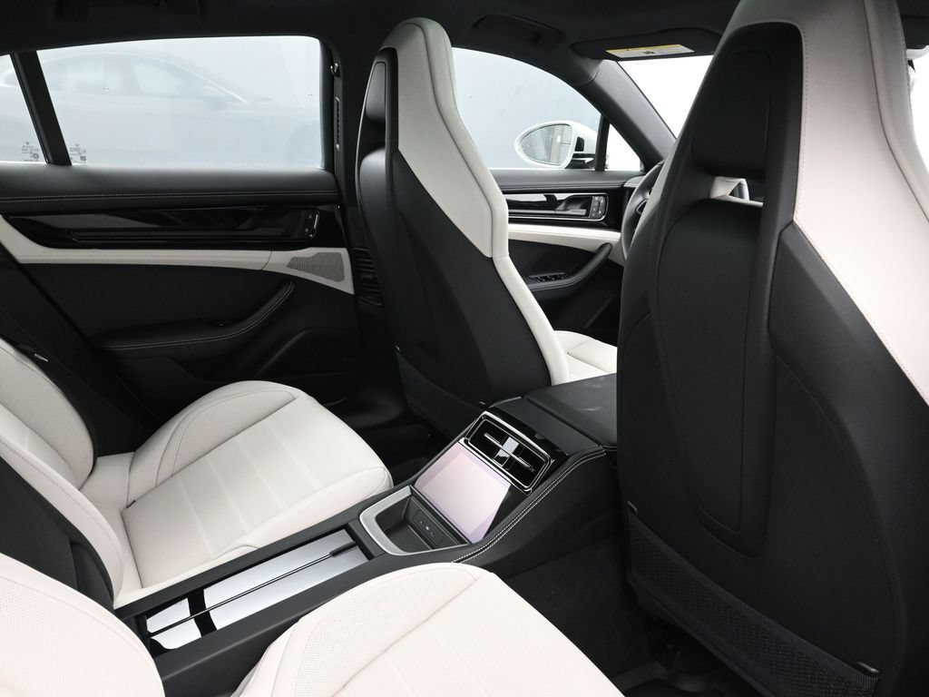 Certified 2026 Porsche Panamera image 7