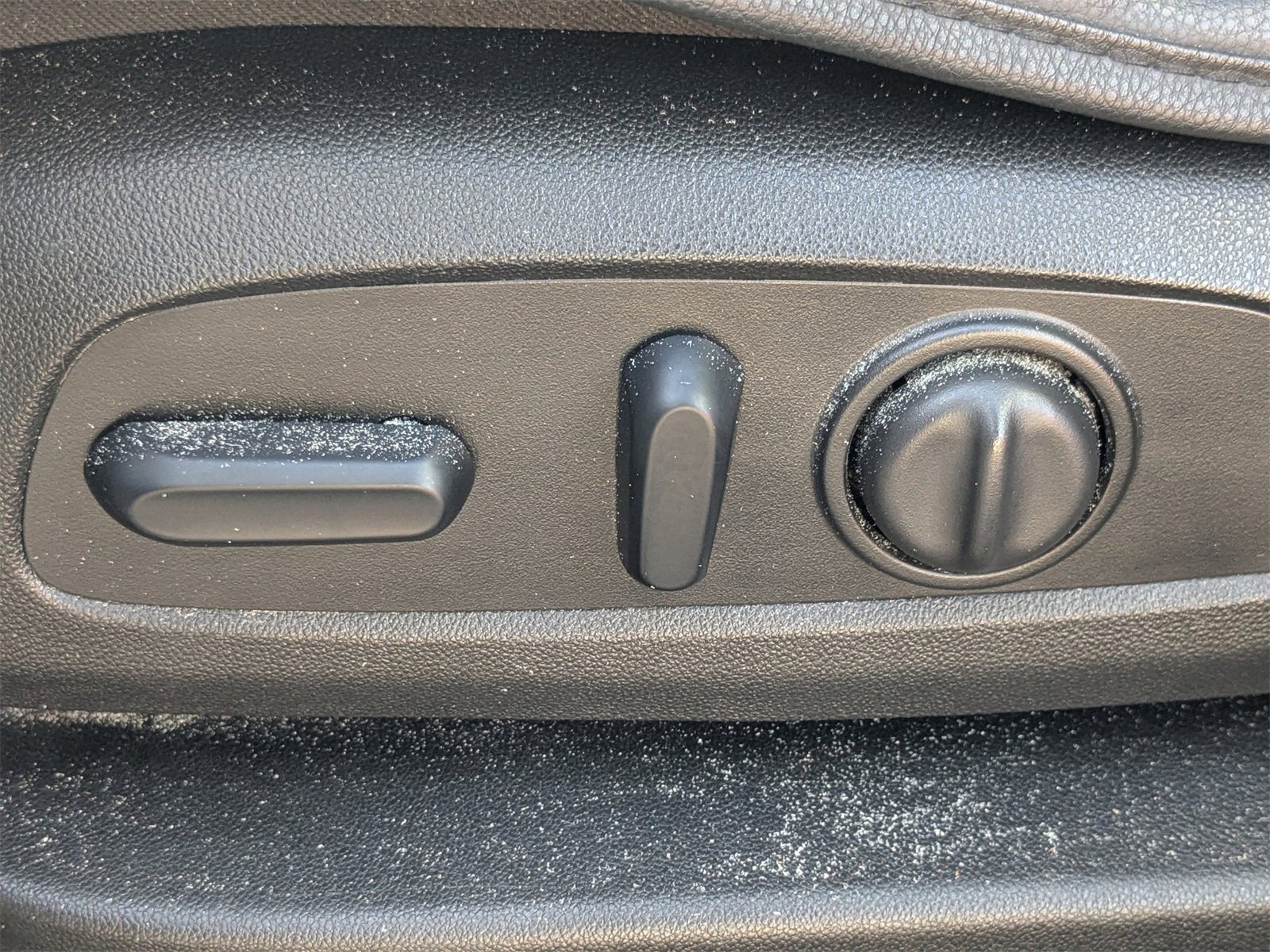 Used 2018 Chevrolet Equinox LT w/ Sun & Infotainment Package image 30