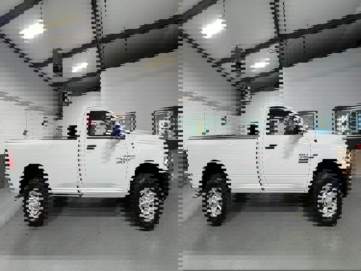 Used 2017 RAM 3500 Tradesman w/ Power & Remote Entry Group image 5