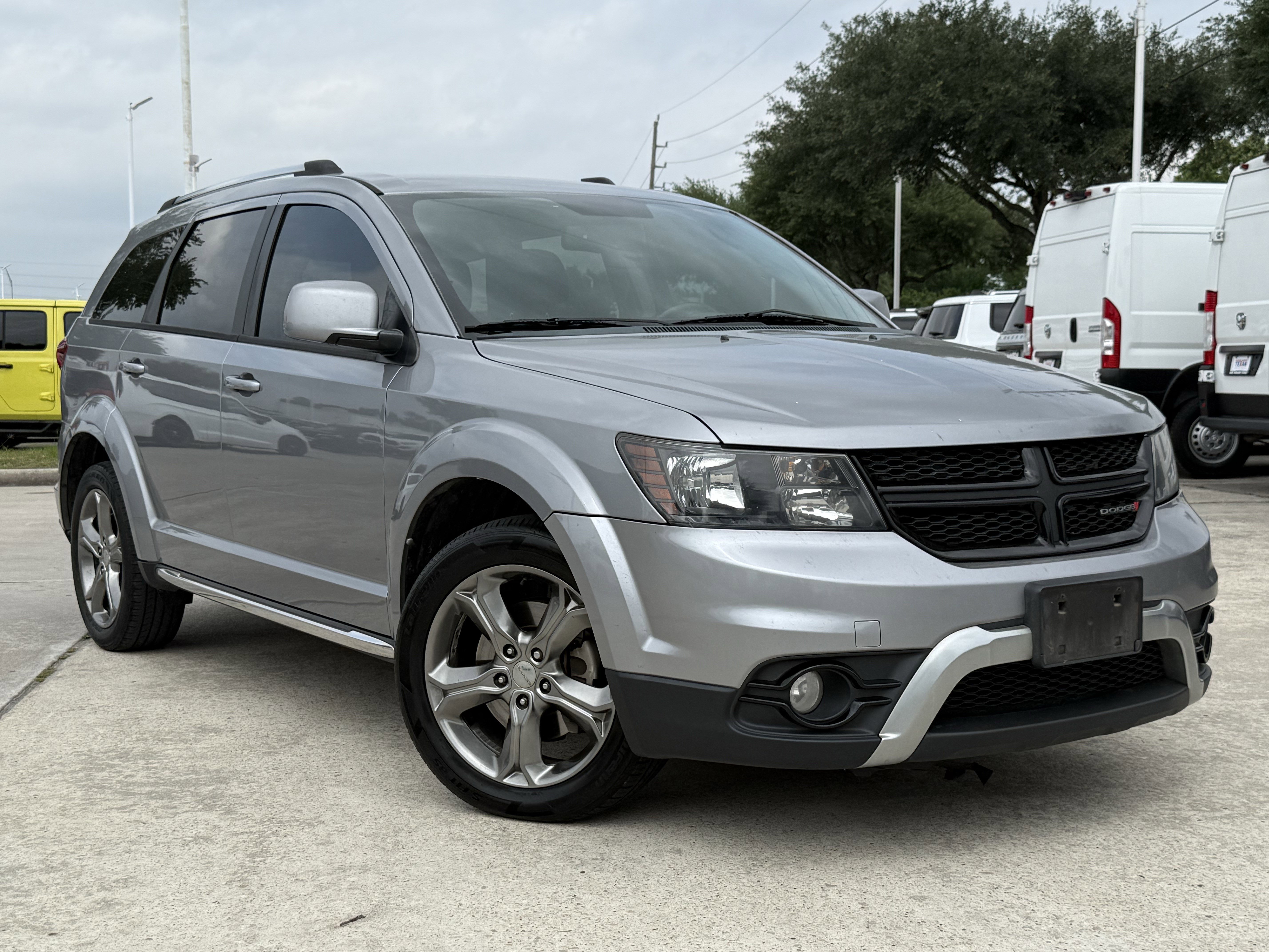 Used 2016 Dodge Journey Crossroad FWD image 2