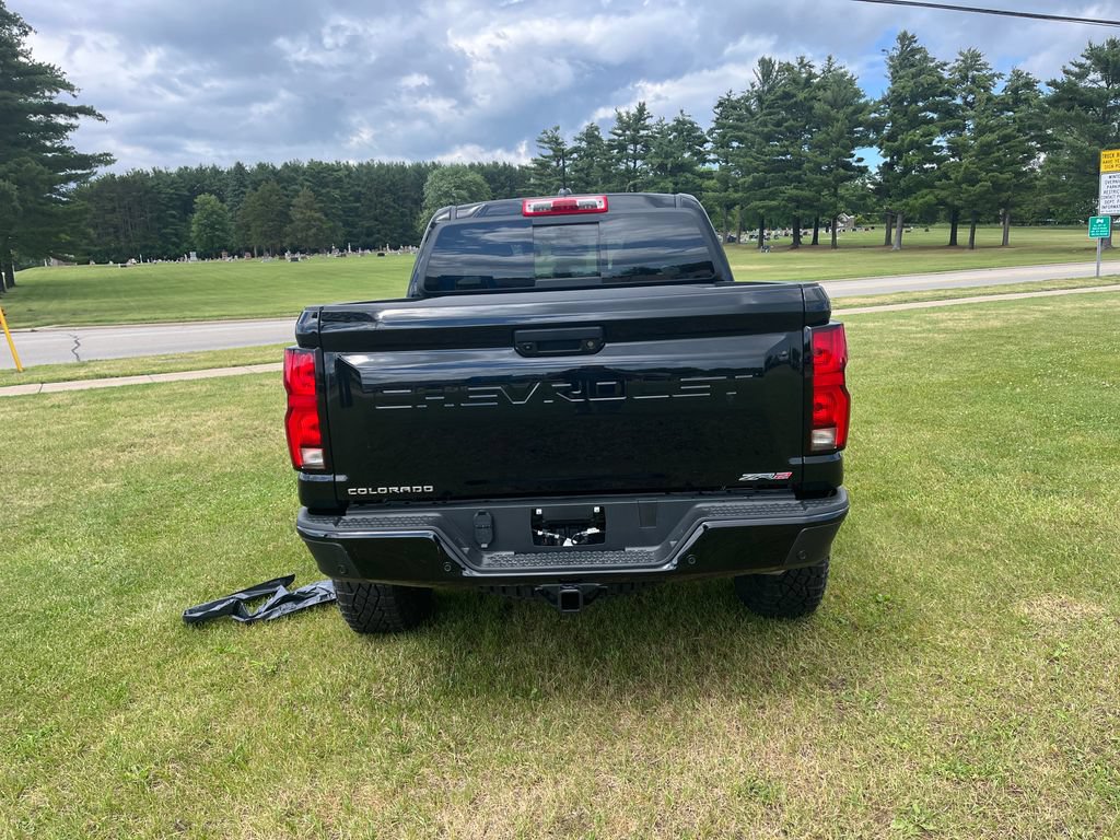 New 2025 Chevrolet Colorado ZR2 w/ Technology Package AWD/4WD image 6