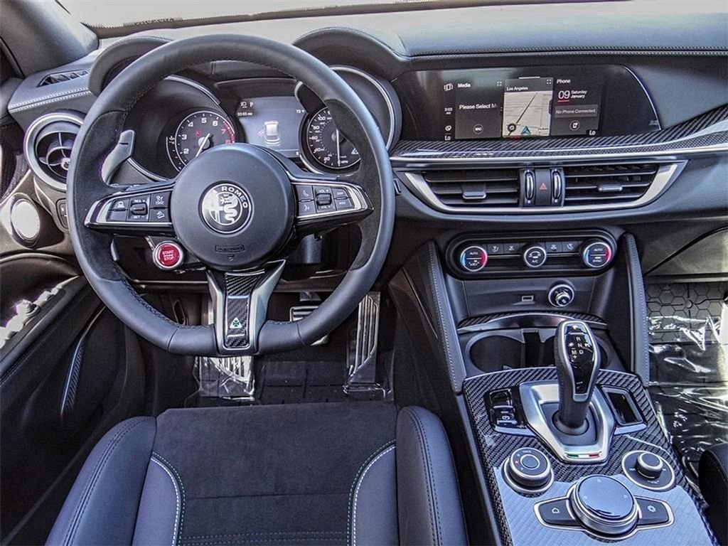 New 2023 Alfa Romeo Stelvio Quadrifoglio image 5