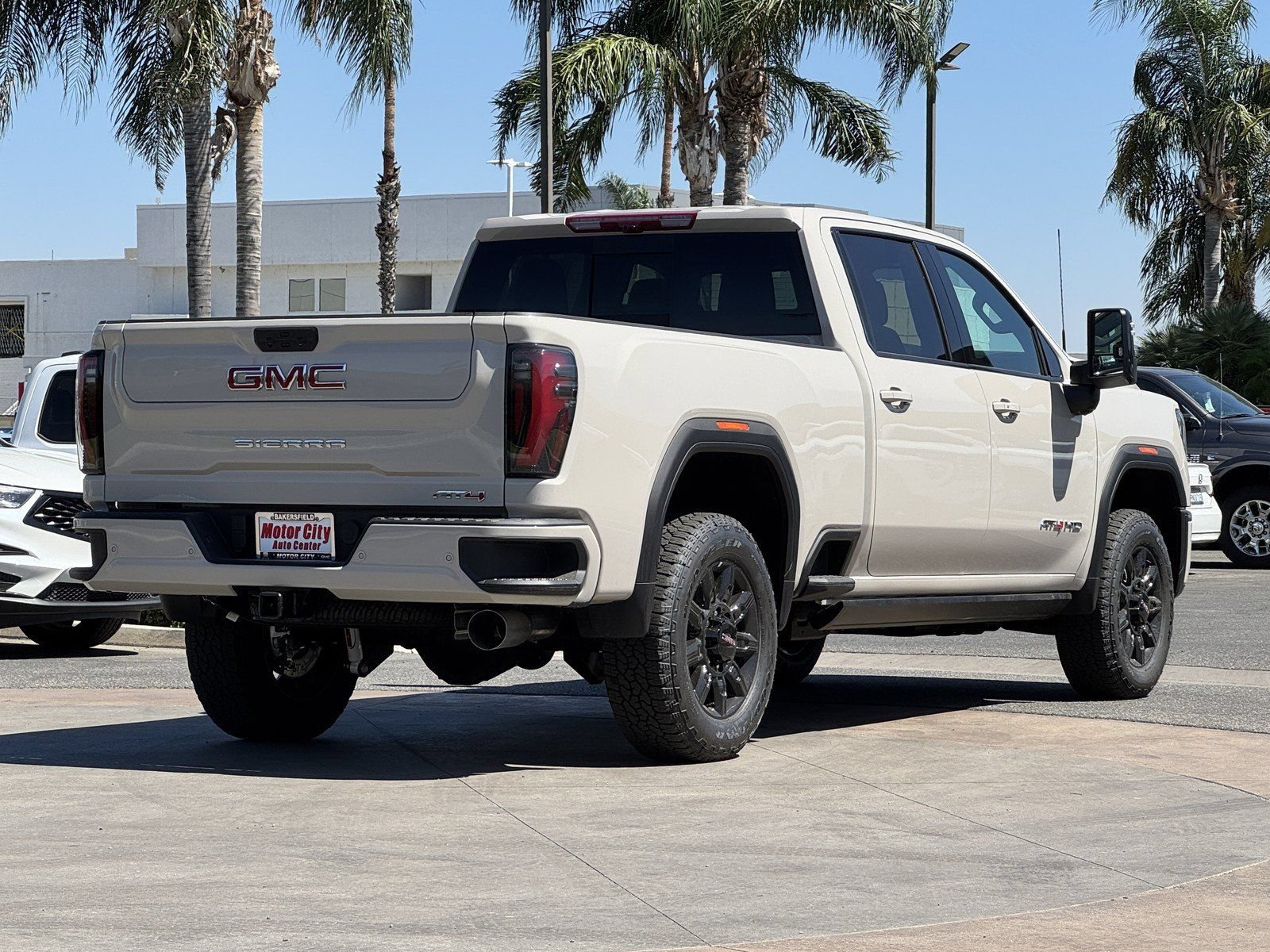 New 2026 GMC Sierra 2500 AT4 w/ AT4 Premium Plus Package AWD/4WD image 4