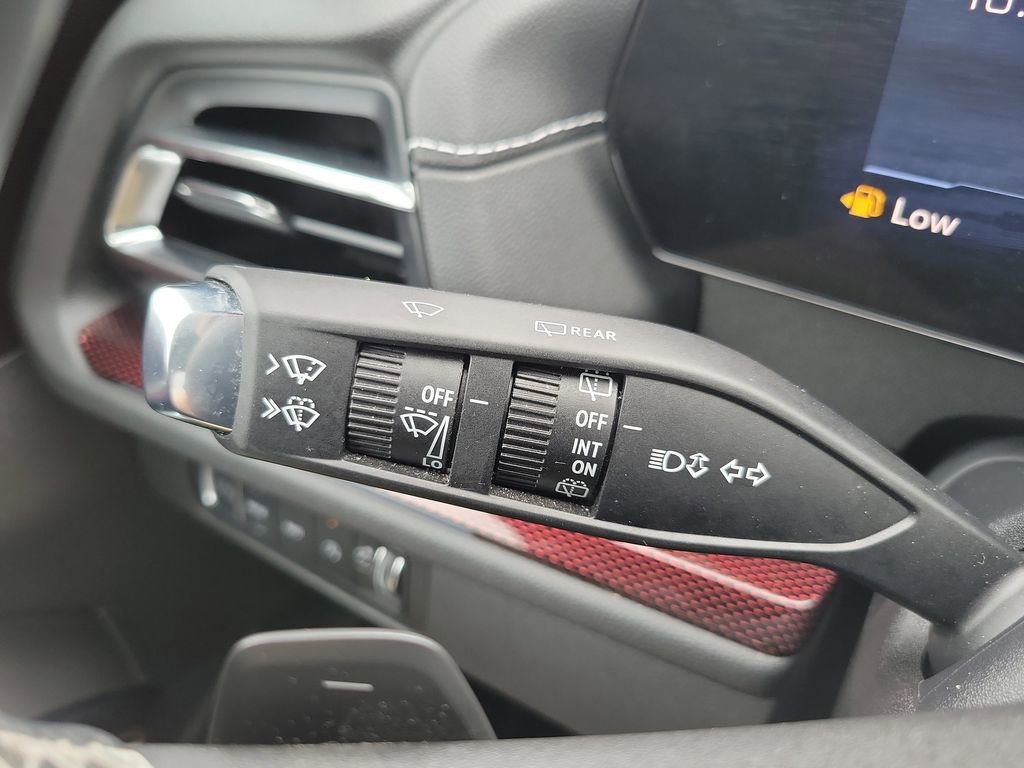 Used 2025 Chevrolet Traverse Z71 w/ LPO, Floor Liner Package image 16