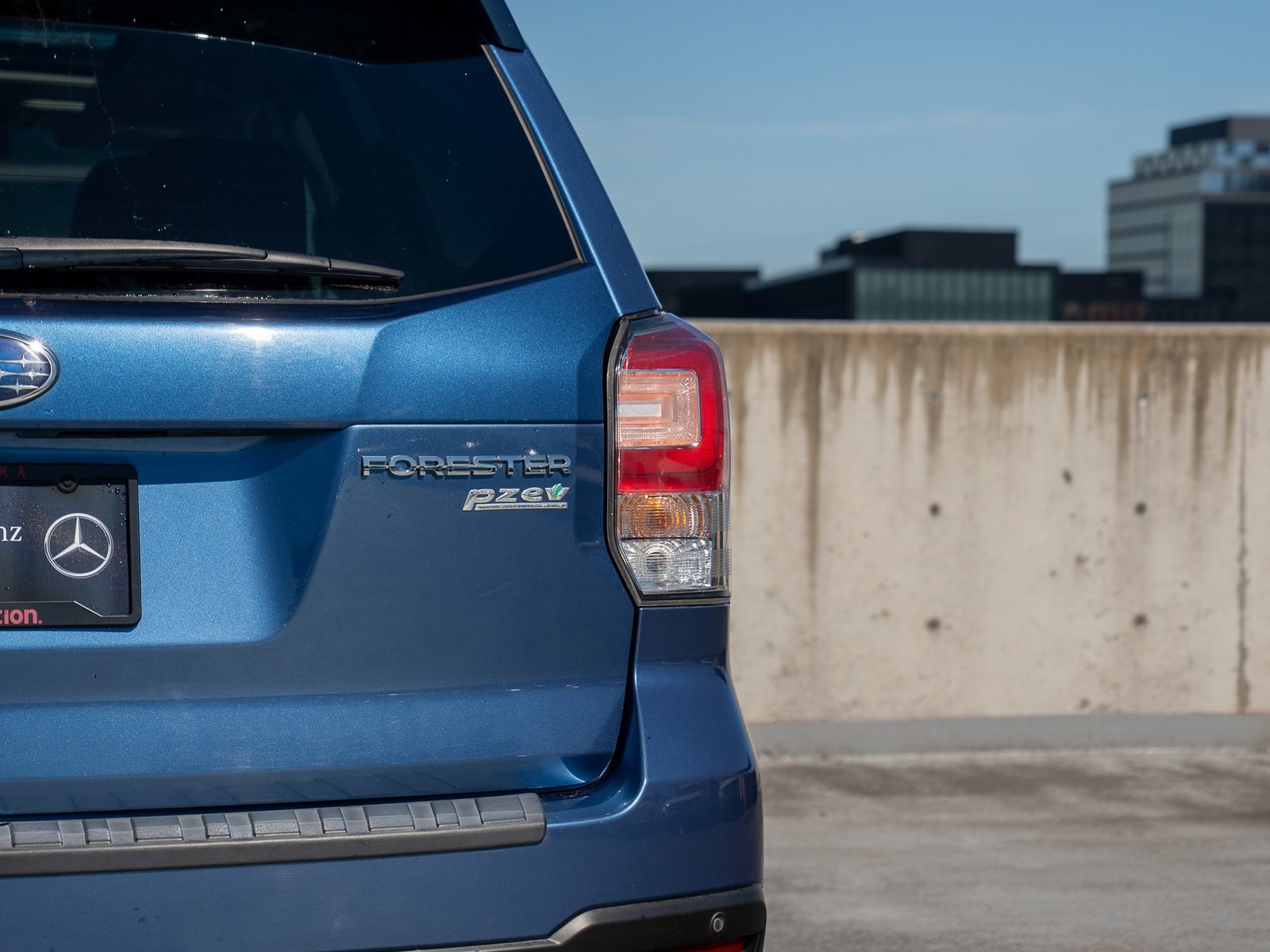 Used 2017 Subaru Forester 2.5i Touring AWD/4WD image 10