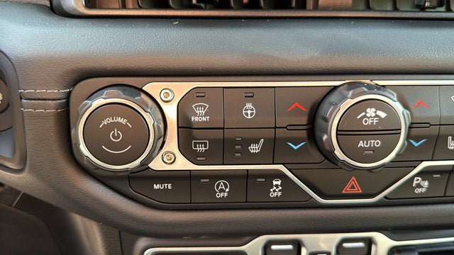 Used 2026 Jeep Gladiator Mojave w/ Safety Group AWD/4WD image 20