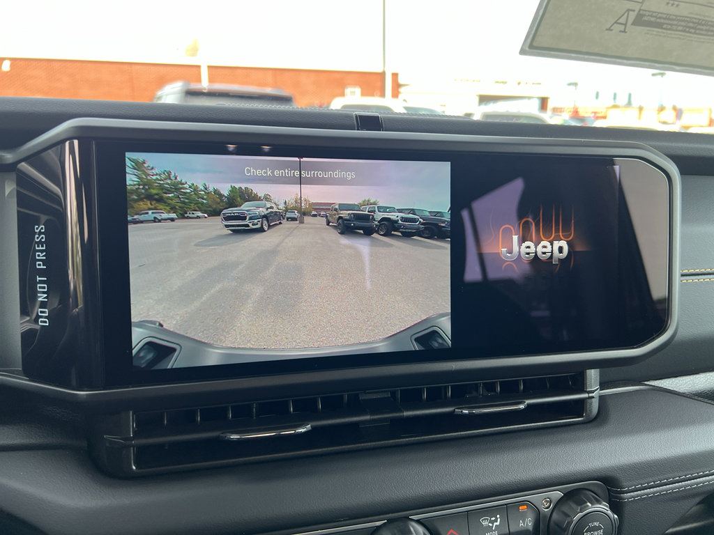 New 2025 Jeep Gladiator Sport image 19