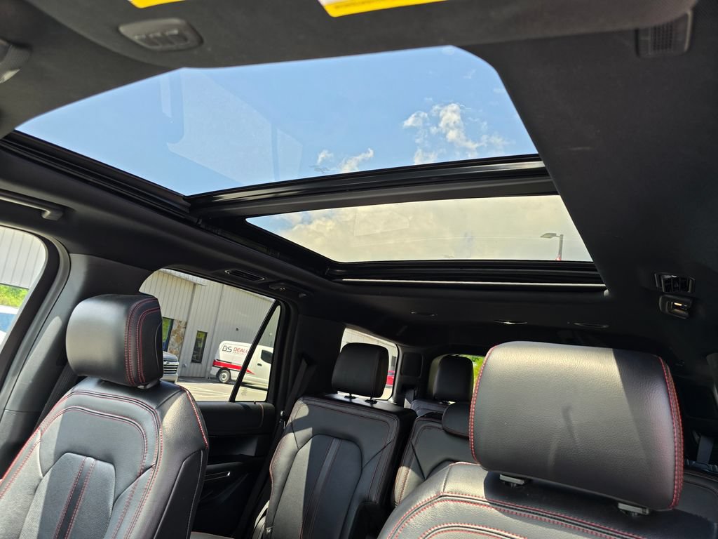 Used 2019 Ford Expedition Limited w/ Equipment Group 303A AWD/4WD image 13