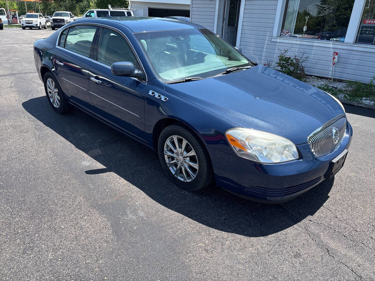 Used 2009 Buick Lucerne CXL FWD image 1
