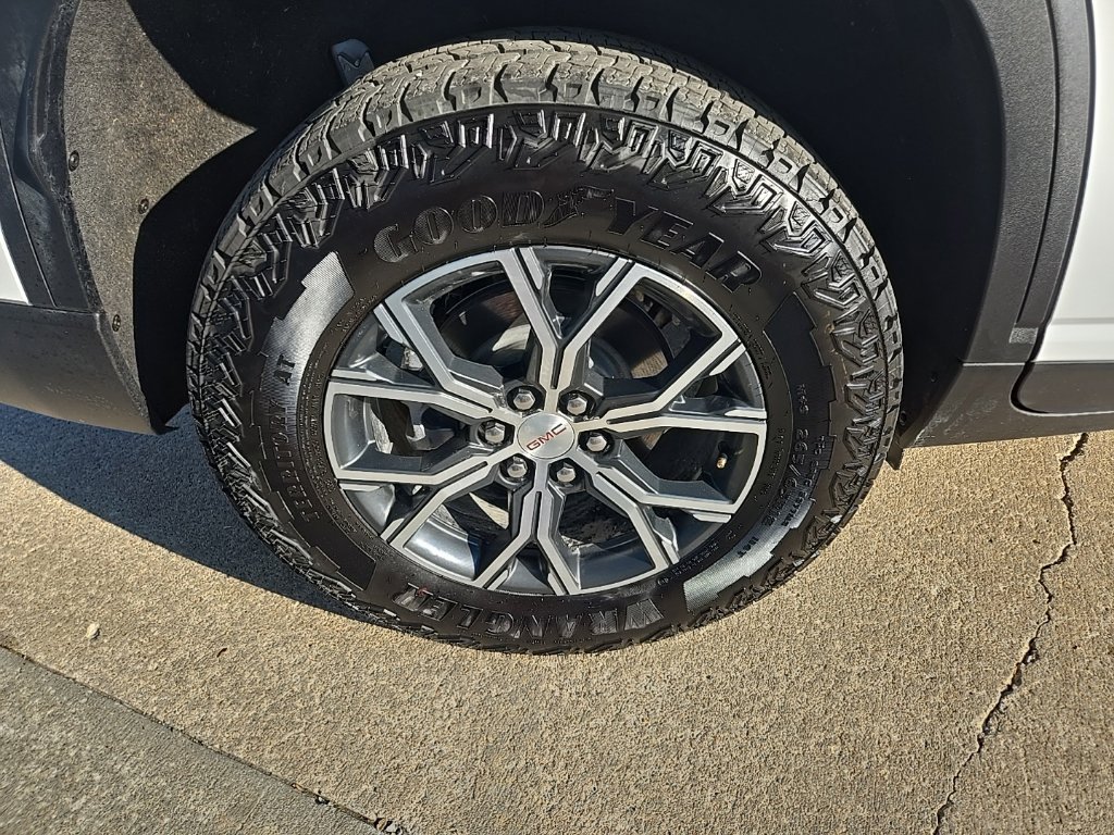 Used 2026 GMC Acadia AT4 w/ Luxury Package AWD/4WD image 26