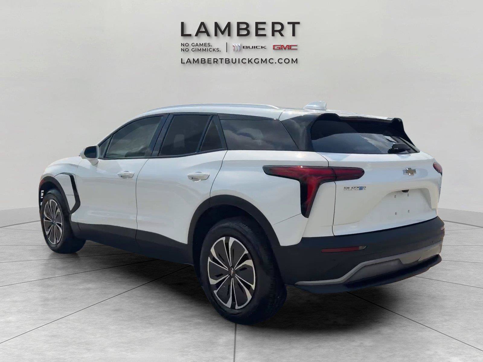 Used 2025 Chevrolet Blazer EV LT FWD image 3