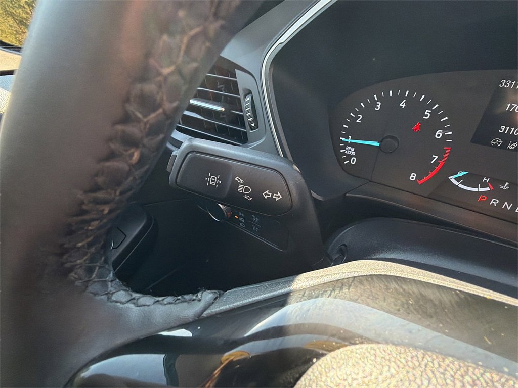 Used 2022 Ford Escape SE w/ SE Sport Appearance Package image 27