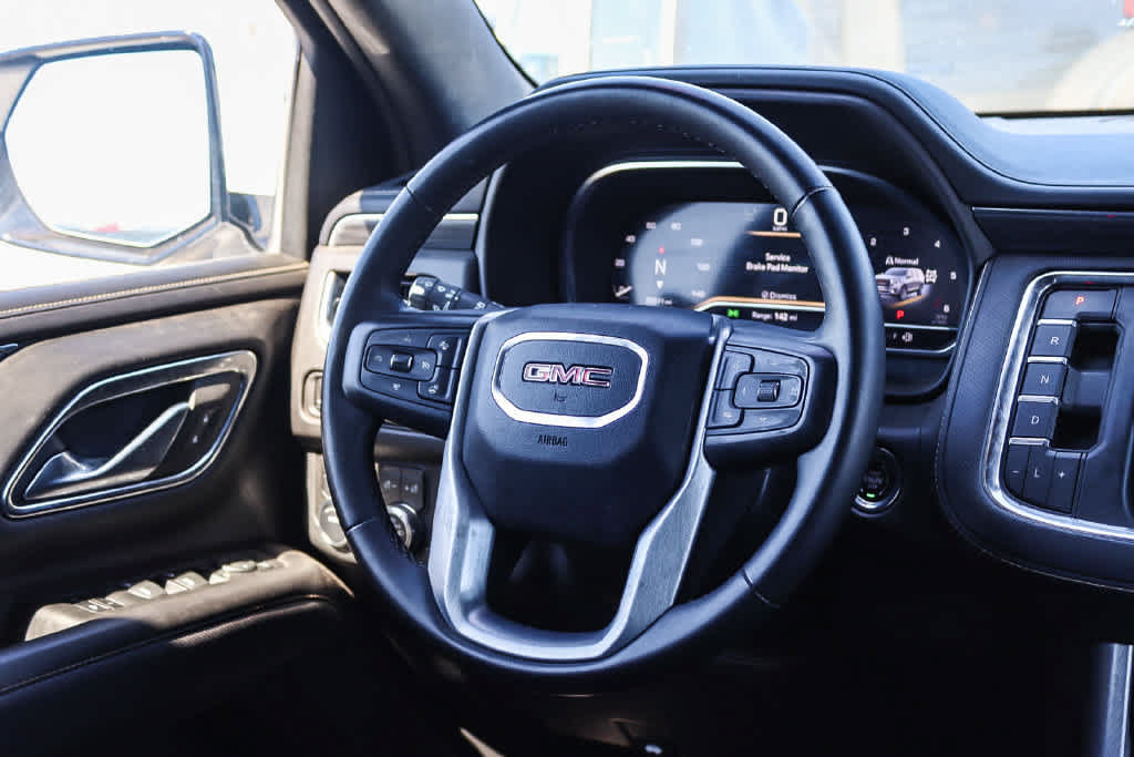 Used 2023 GMC Yukon XL SLT w/ SLT Luxury Package AWD/4WD image 14