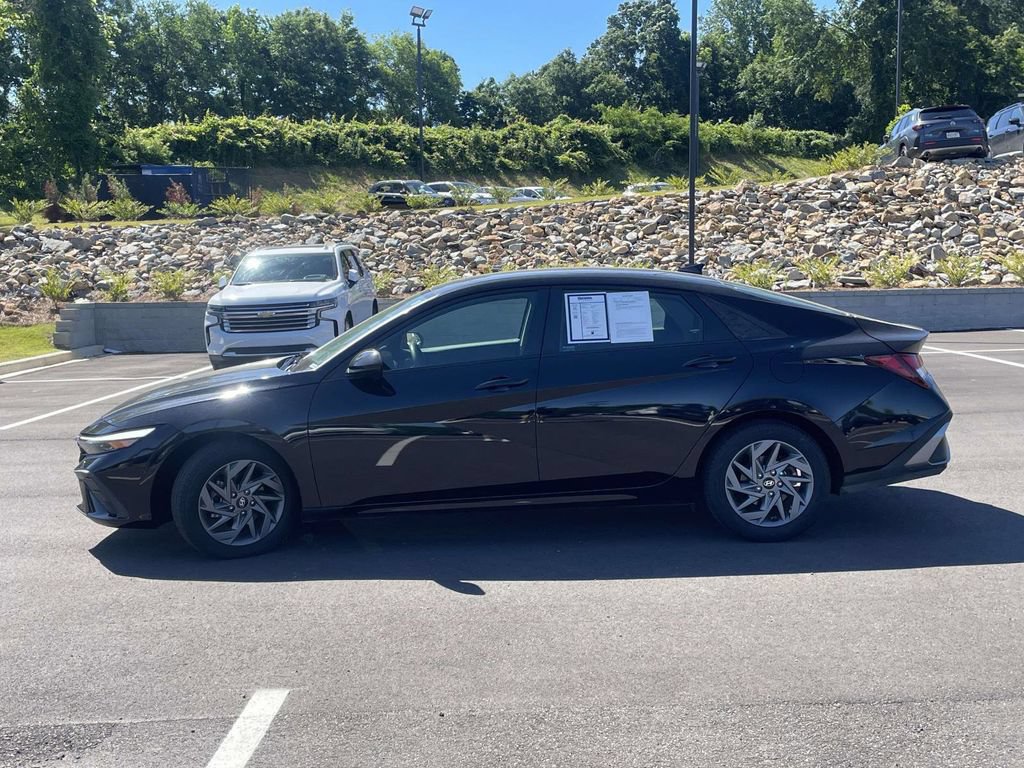 Used 2024 Hyundai Elantra SEL FWD image 6