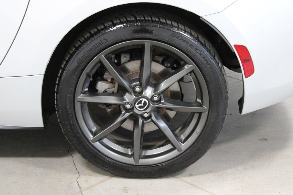 Used 2016 MAZDA MX-5 Miata Club RWD image 14