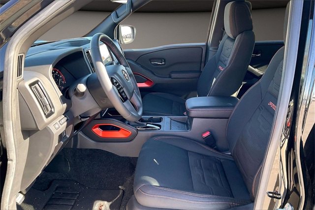 Certified 2025 Nissan Frontier PRO-4X w/ Pro Convenience Package image 12