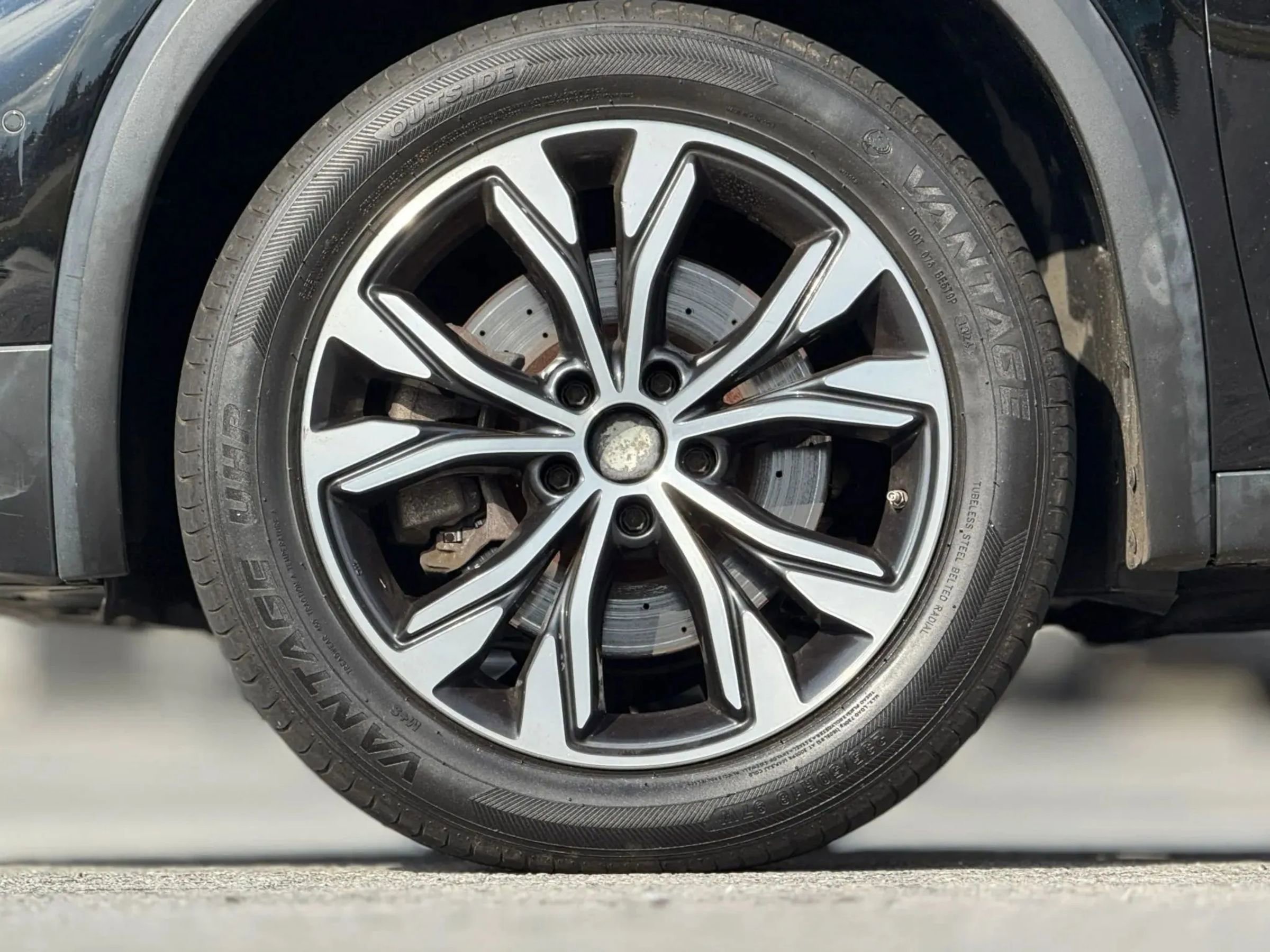 Used 2019 INFINITI QX30 AWD image 28