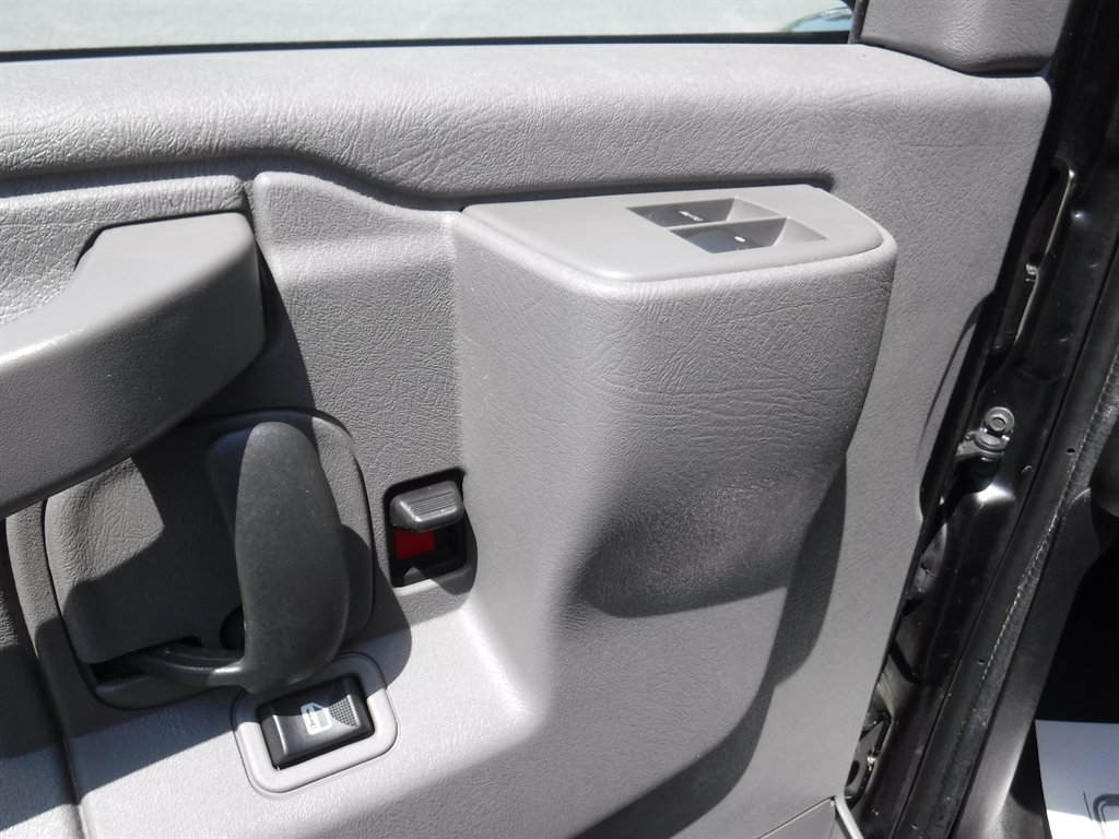 Used 2021 Chevrolet Express 2500 w/ Driver Convenience Package RWD image 11