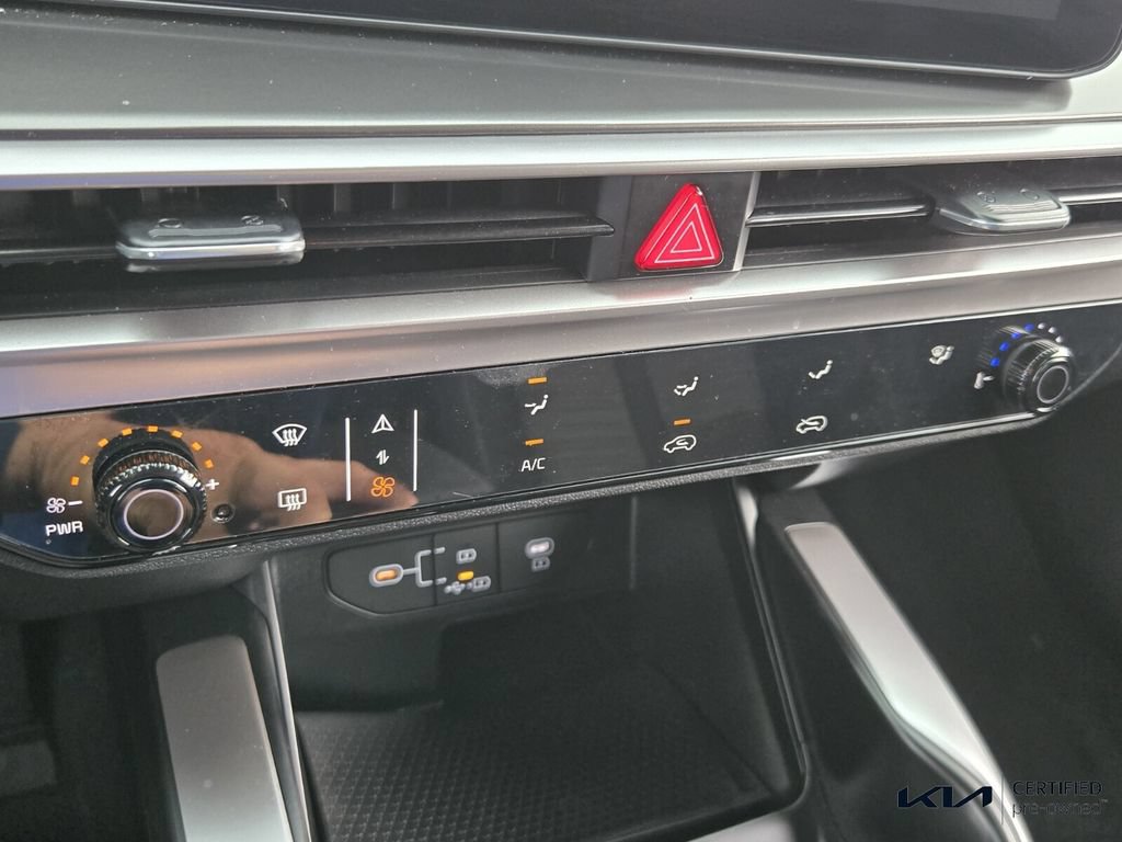 Certified 2026 Kia Sorento LX FWD image 23