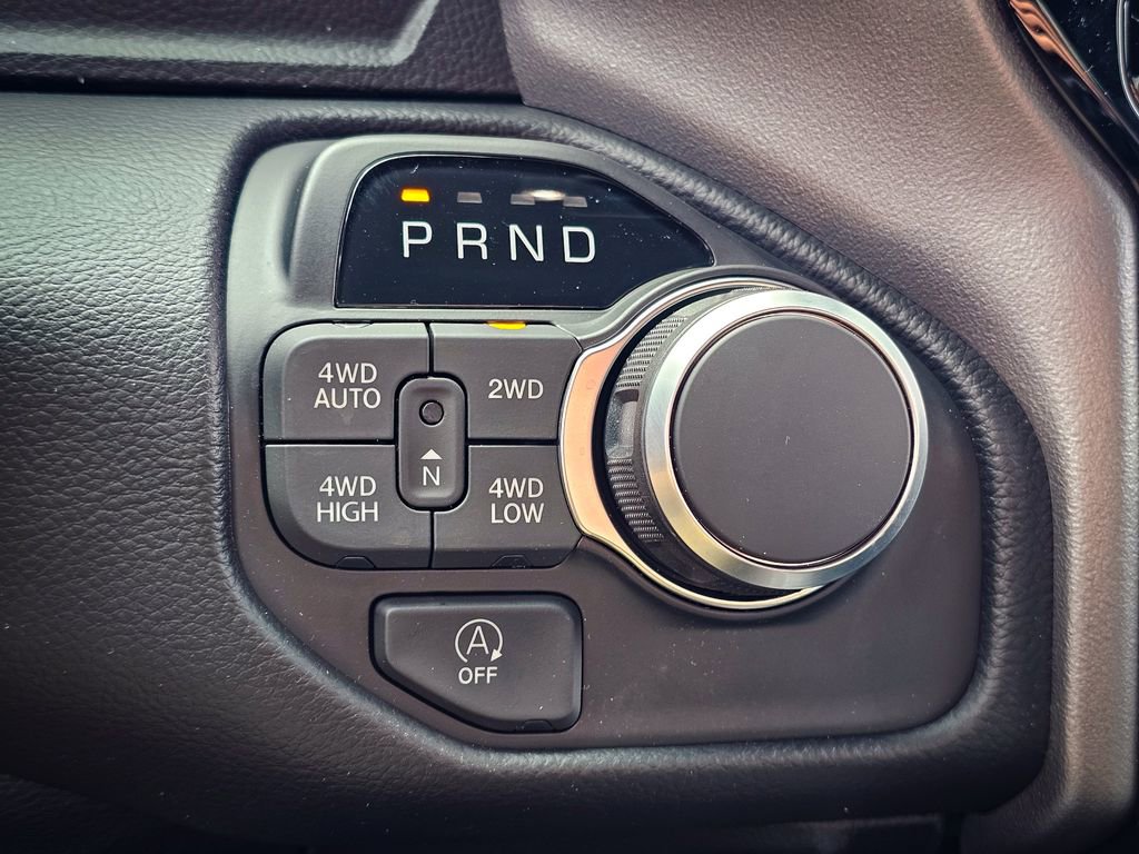 New 2026 RAM 1500 4x4 Crew Cab image 23